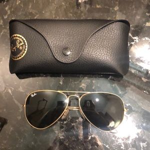 Raybans!!! Aviators!!